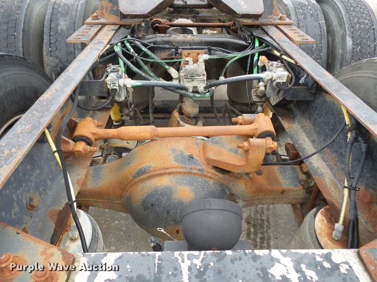 image for item DA6347 1998 Ford AT9513 Aeromax 113 semi truck