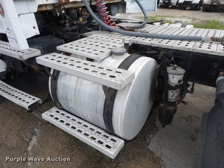 image for item DA6347 1998 Ford AT9513 Aeromax 113 semi truck