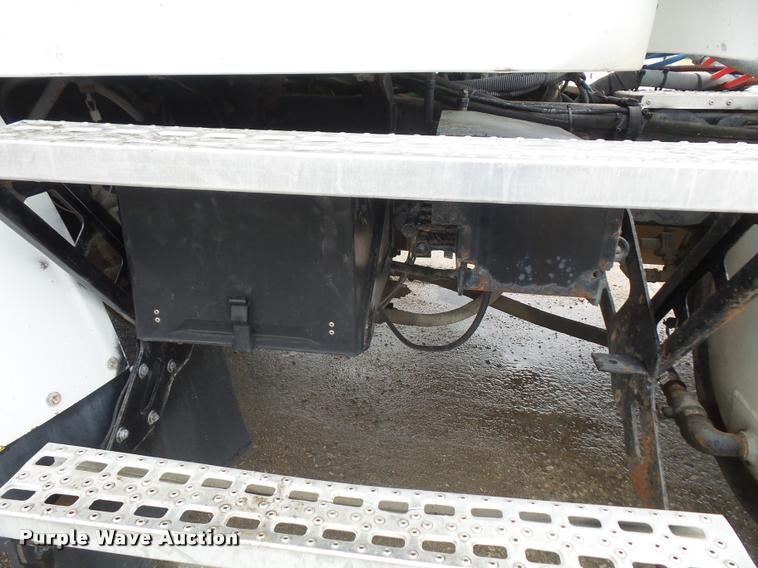 image for item DA6347 1998 Ford AT9513 Aeromax 113 semi truck