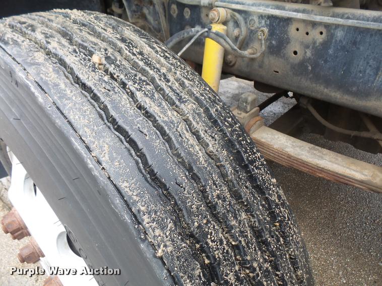 image for item DA6347 1998 Ford AT9513 Aeromax 113 semi truck