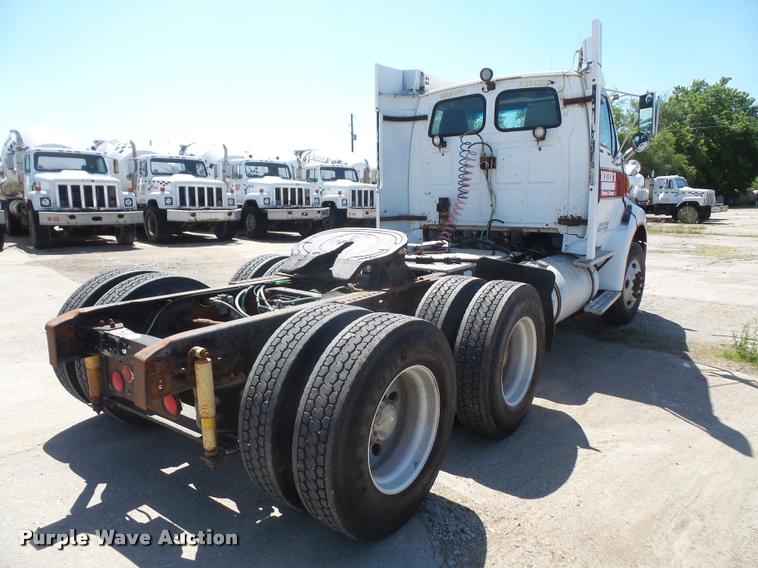 image for item DA6348 1998 Ford AT9513 Aeromax 113 semi truck