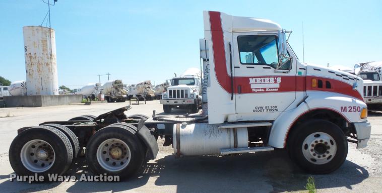 image for item DA6348 1998 Ford AT9513 Aeromax 113 semi truck