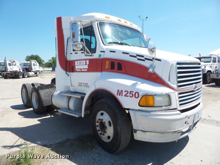 image for item DA6348 1998 Ford AT9513 Aeromax 113 semi truck