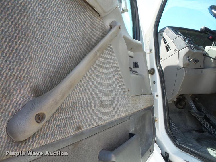 image for item DA6348 1998 Ford AT9513 Aeromax 113 semi truck