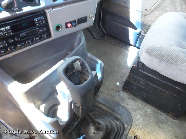 image for item DA6348 1998 Ford AT9513 Aeromax 113 semi truck