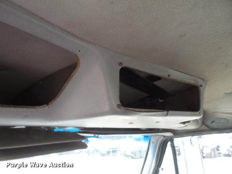 image for item DA6348 1998 Ford AT9513 Aeromax 113 semi truck