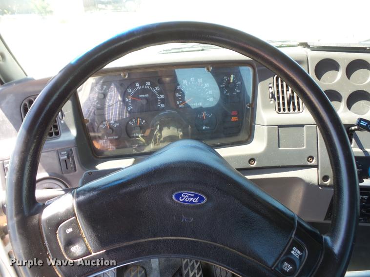 image for item DA6348 1998 Ford AT9513 Aeromax 113 semi truck