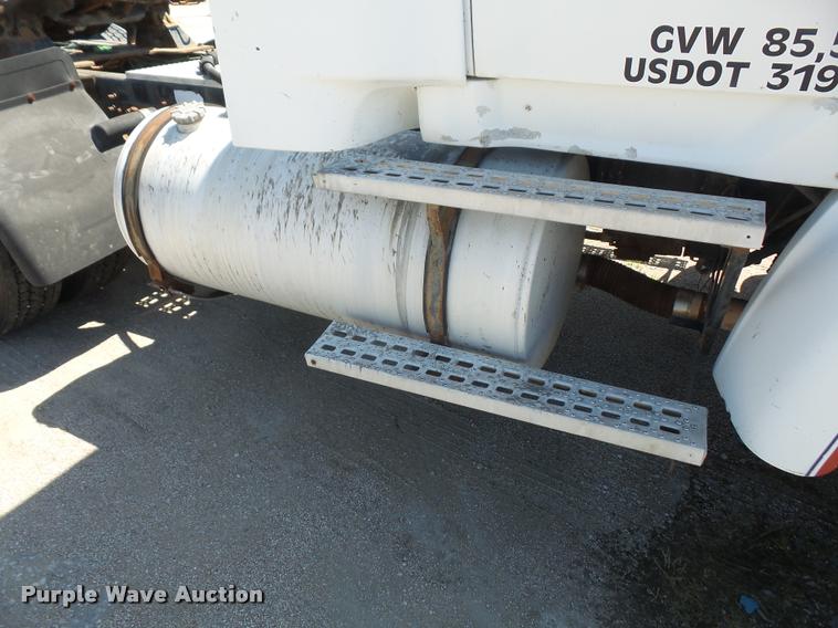 image for item DA6348 1998 Ford AT9513 Aeromax 113 semi truck