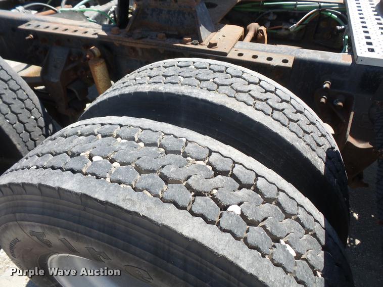 image for item DA6348 1998 Ford AT9513 Aeromax 113 semi truck