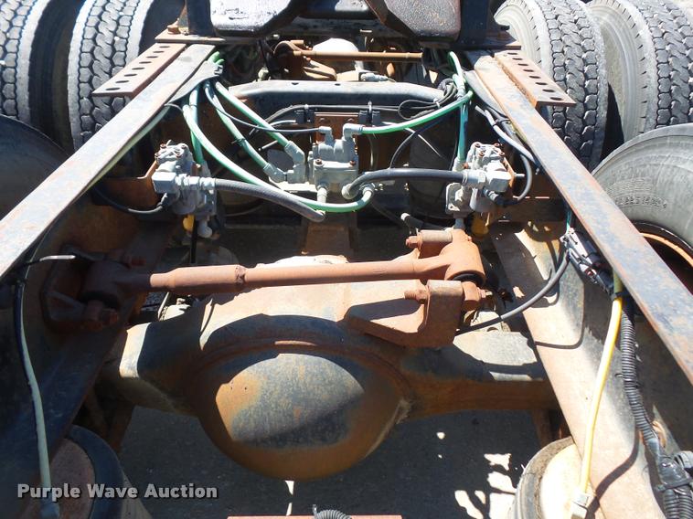 image for item DA6348 1998 Ford AT9513 Aeromax 113 semi truck