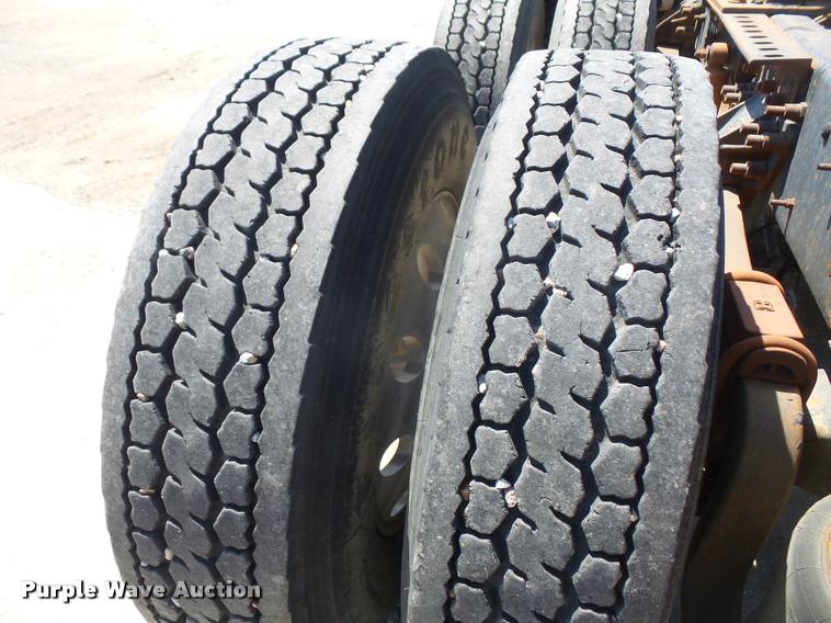 image for item DA6348 1998 Ford AT9513 Aeromax 113 semi truck