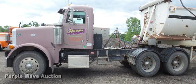 image for item DA6373 1996 Peterbilt 378 semi truck