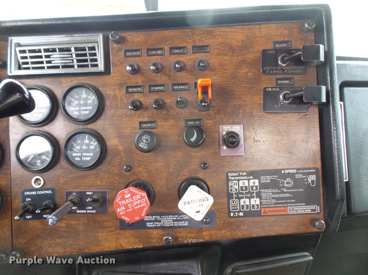 image for item DA6373 1996 Peterbilt 378 semi truck