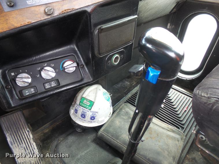 image for item DA6373 1996 Peterbilt 378 semi truck