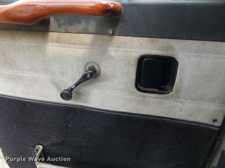 image for item DA6373 1996 Peterbilt 378 semi truck