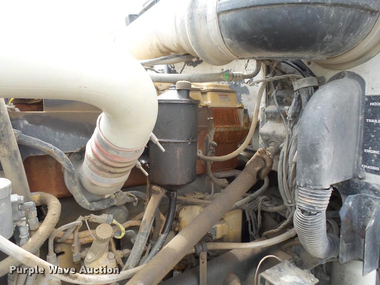 image for item DA6373 1996 Peterbilt 378 semi truck