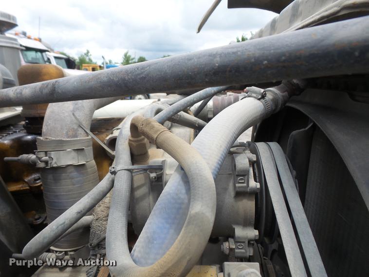 image for item DA6373 1996 Peterbilt 378 semi truck