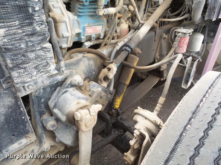 image for item DA6373 1996 Peterbilt 378 semi truck