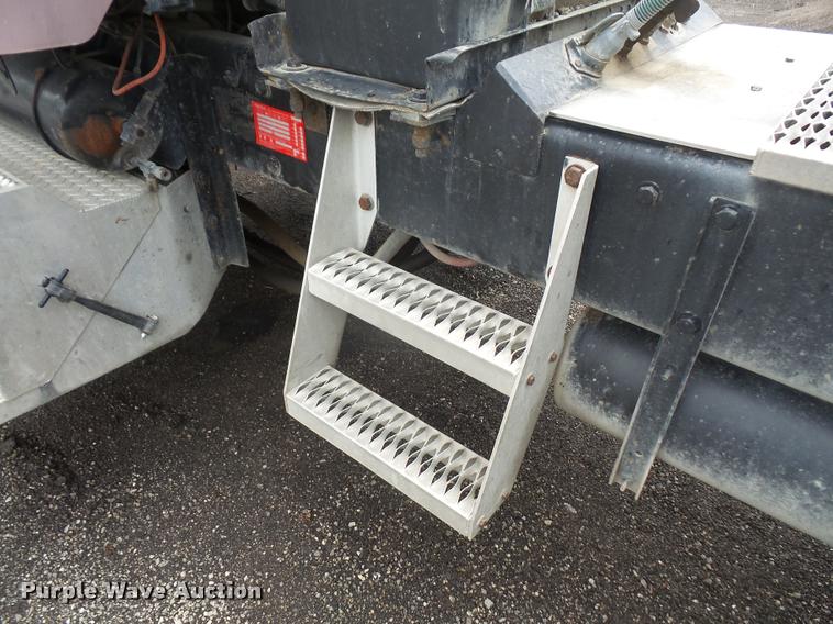 image for item DA6373 1996 Peterbilt 378 semi truck