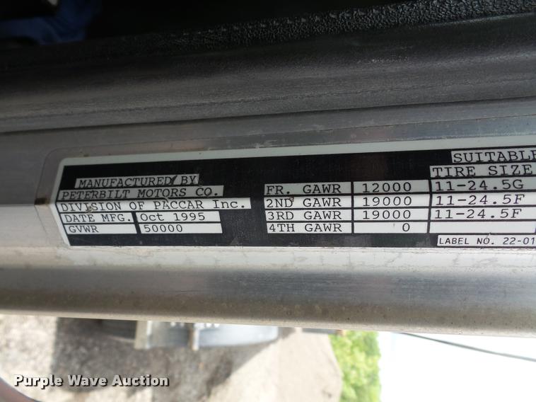 image for item DA6373 1996 Peterbilt 378 semi truck