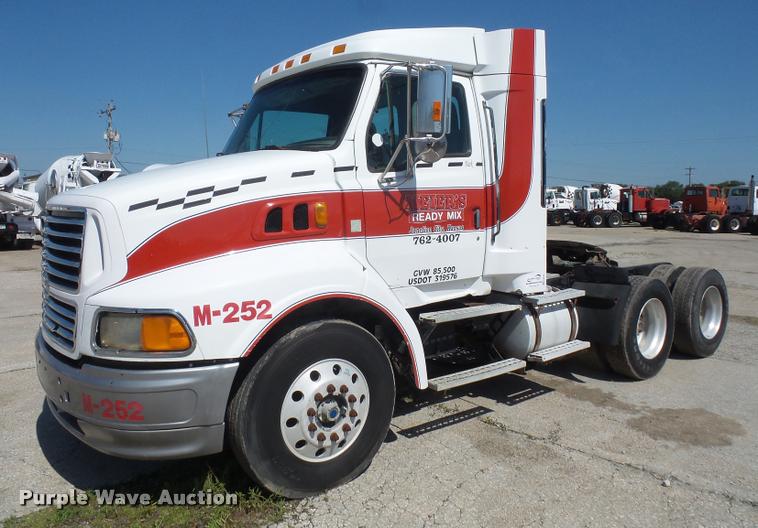 image for item DA6406 1998 Ford AT9513 Aeromax 113 semi truck