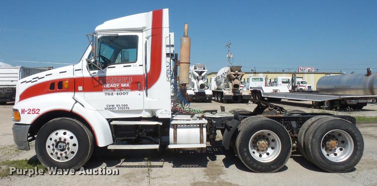 image for item DA6406 1998 Ford AT9513 Aeromax 113 semi truck