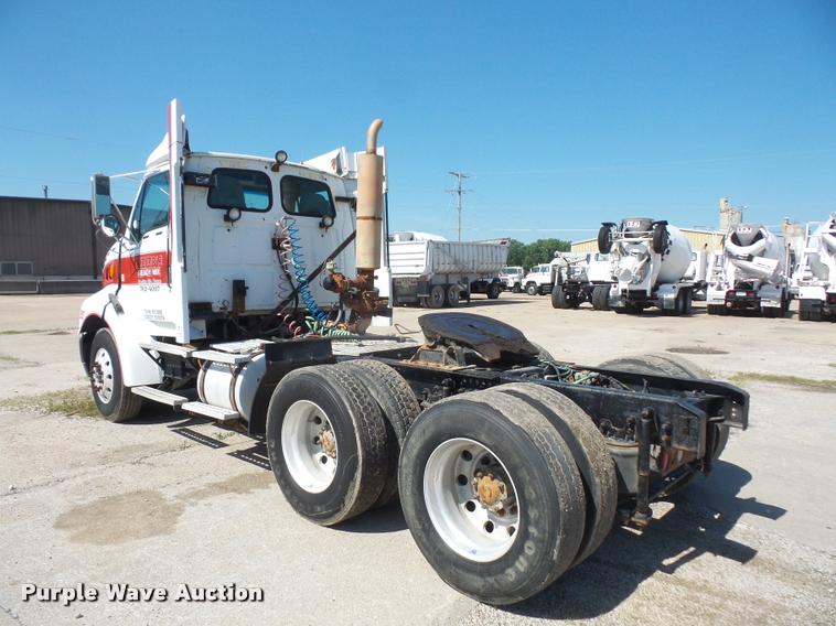 image for item DA6406 1998 Ford AT9513 Aeromax 113 semi truck