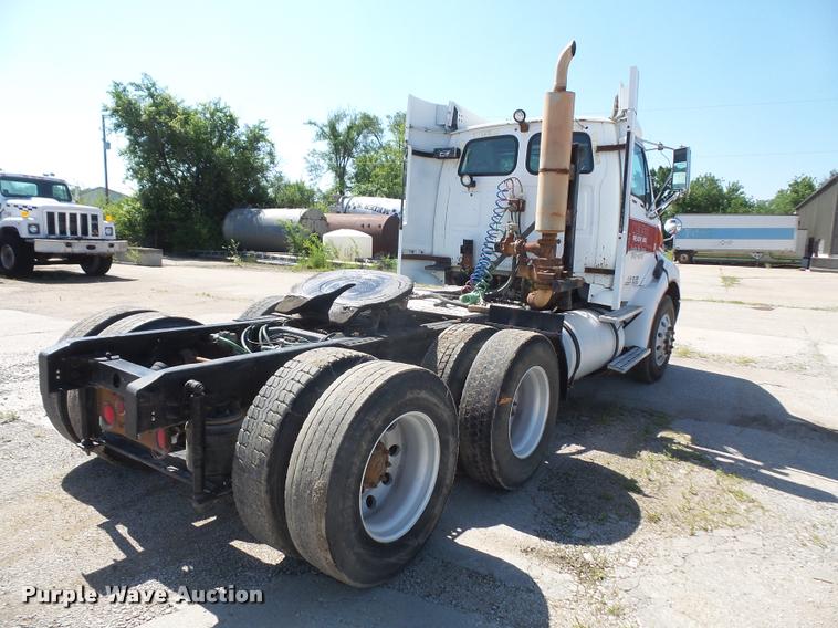 image for item DA6406 1998 Ford AT9513 Aeromax 113 semi truck