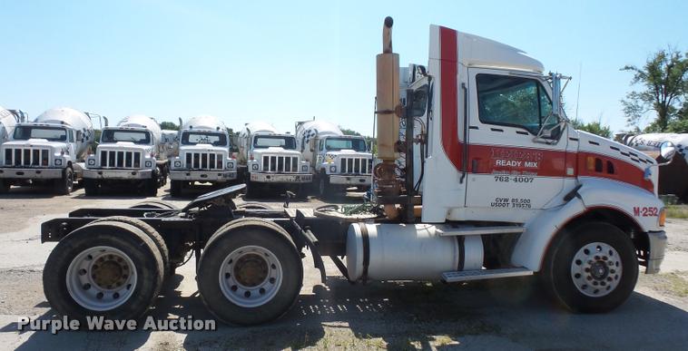 image for item DA6406 1998 Ford AT9513 Aeromax 113 semi truck