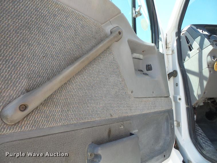 image for item DA6406 1998 Ford AT9513 Aeromax 113 semi truck