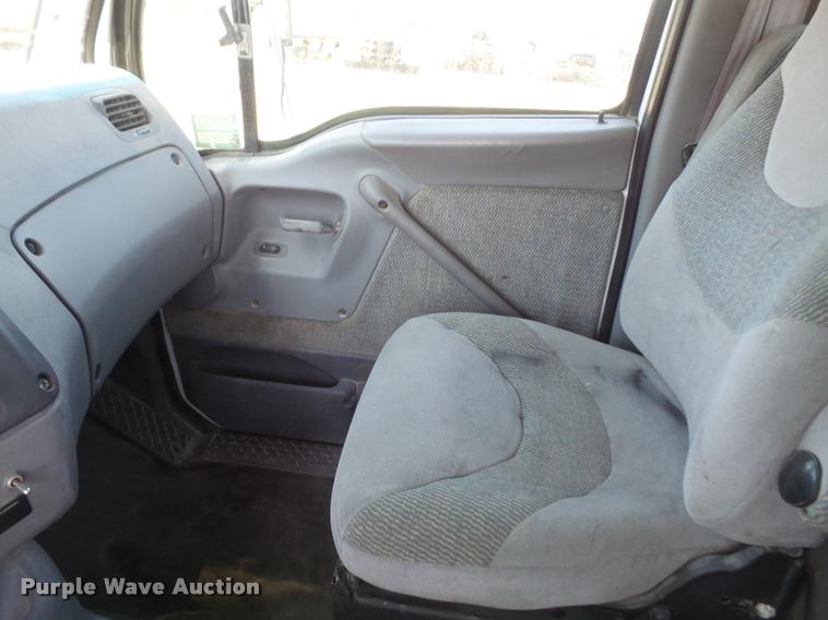 image for item DA6406 1998 Ford AT9513 Aeromax 113 semi truck