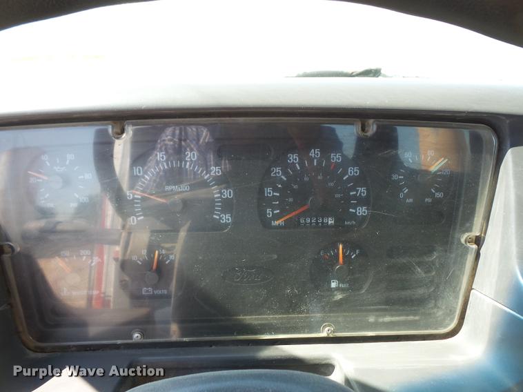 image for item DA6406 1998 Ford AT9513 Aeromax 113 semi truck