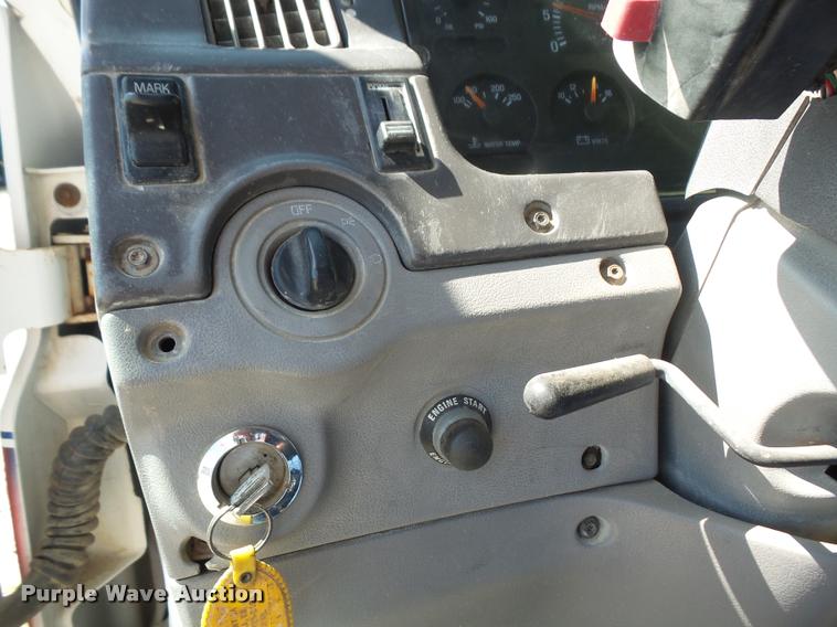 image for item DA6406 1998 Ford AT9513 Aeromax 113 semi truck