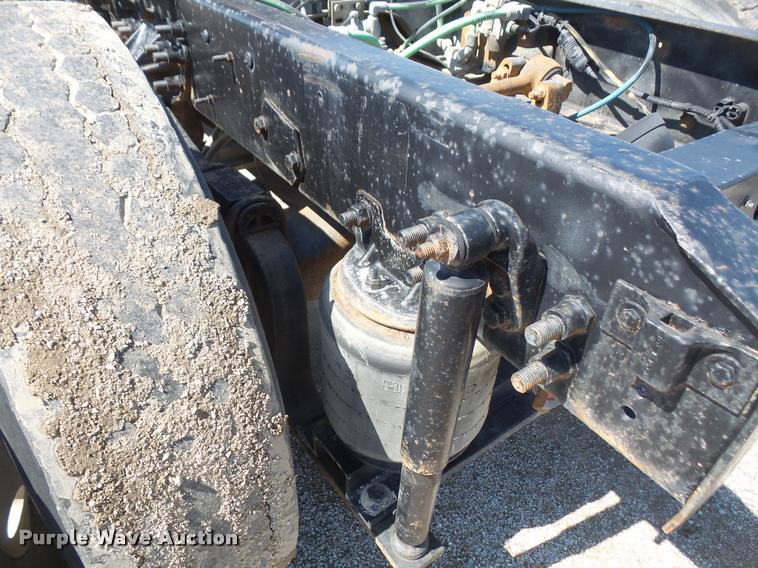 image for item DA6406 1998 Ford AT9513 Aeromax 113 semi truck