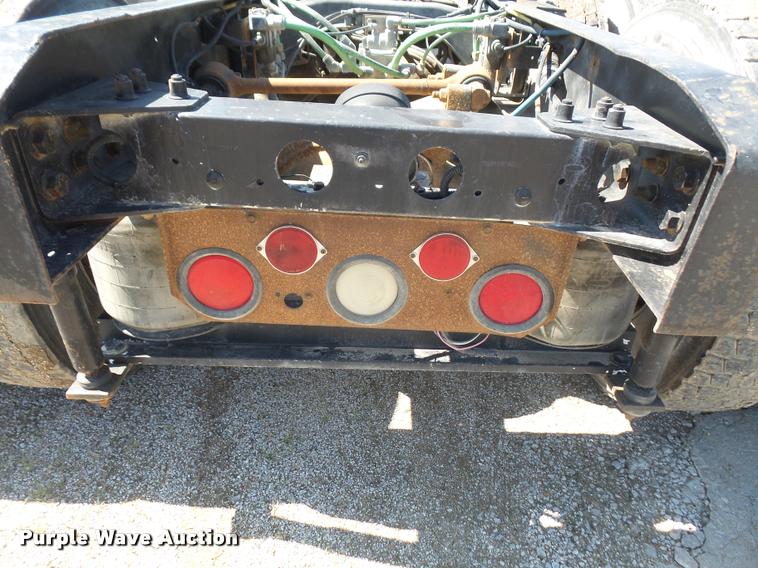 image for item DA6406 1998 Ford AT9513 Aeromax 113 semi truck