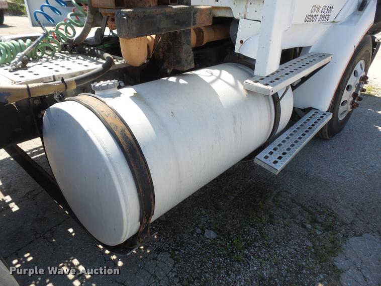 image for item DA6406 1998 Ford AT9513 Aeromax 113 semi truck