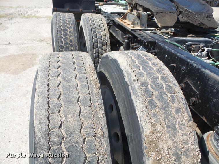 image for item DA6406 1998 Ford AT9513 Aeromax 113 semi truck