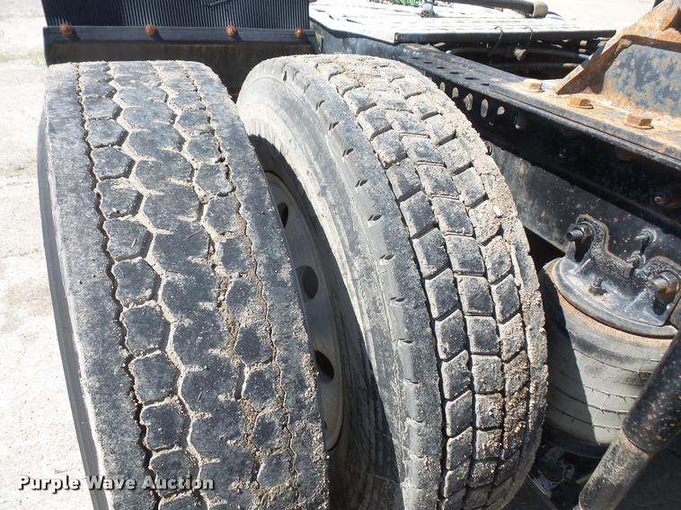 image for item DA6406 1998 Ford AT9513 Aeromax 113 semi truck