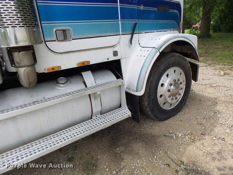 image for item DB1331 1986 Freightliner FLC semi truck