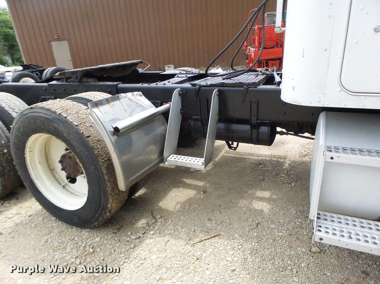 image for item DB1331 1986 Freightliner FLC semi truck