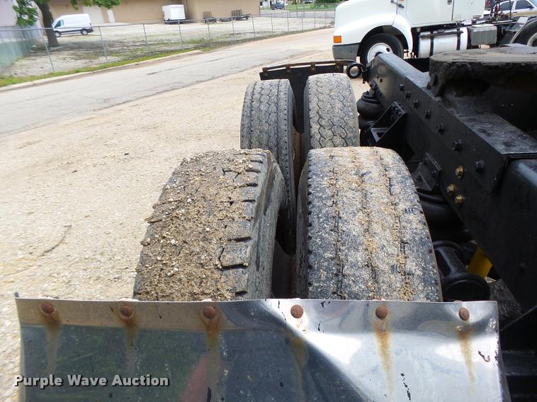 image for item DB1331 1986 Freightliner FLC semi truck