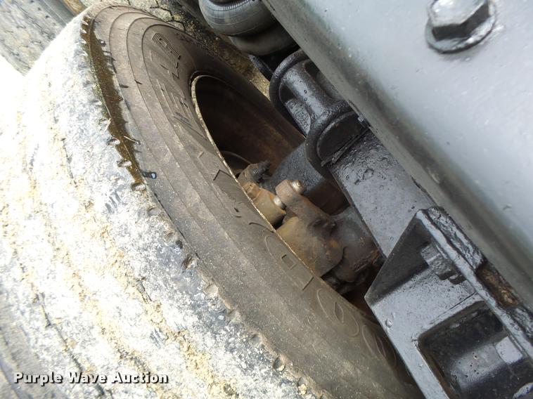 image for item DB1331 1986 Freightliner FLC semi truck