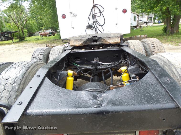 image for item DB1331 1986 Freightliner FLC semi truck