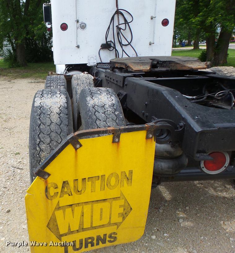 image for item DB1331 1986 Freightliner FLC semi truck