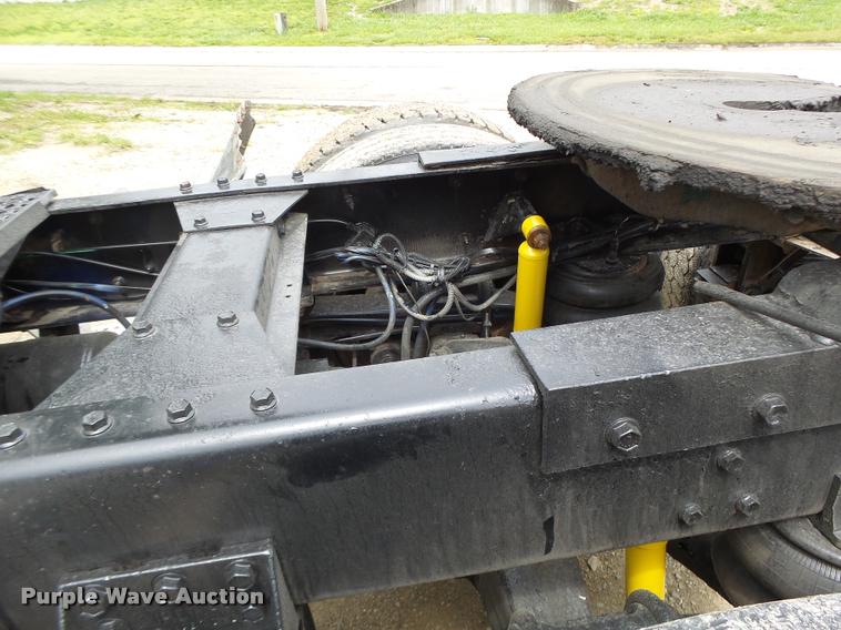 image for item DB1331 1986 Freightliner FLC semi truck