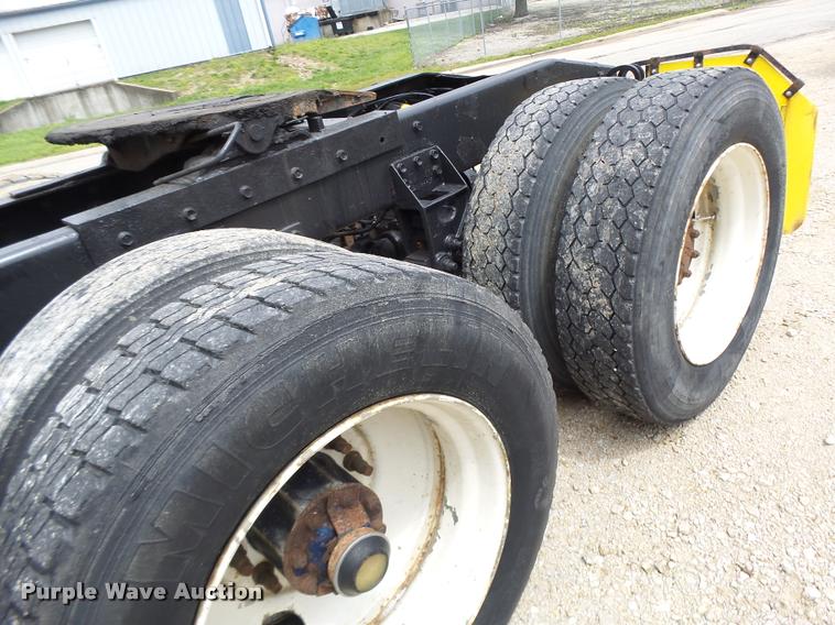 image for item DB1331 1986 Freightliner FLC semi truck