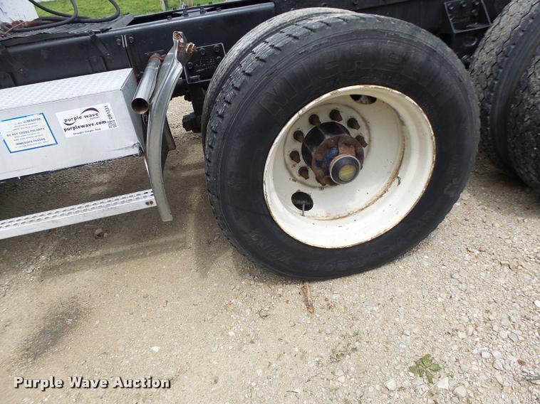 image for item DB1331 1986 Freightliner FLC semi truck