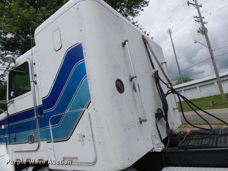 image for item DB1331 1986 Freightliner FLC semi truck