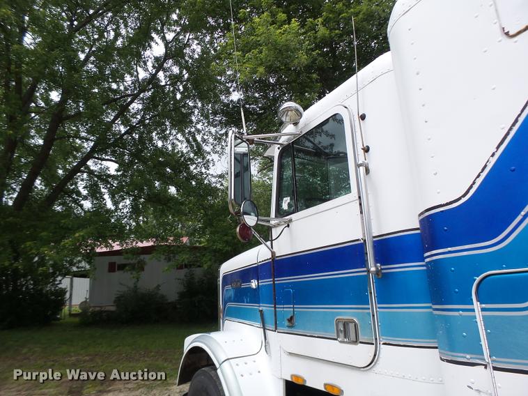 image for item DB1331 1986 Freightliner FLC semi truck
