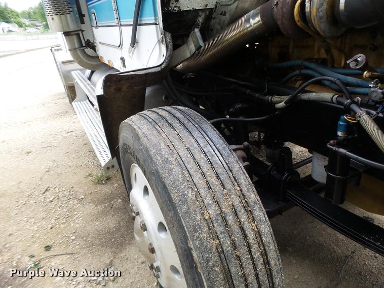 image for item DB1331 1986 Freightliner FLC semi truck